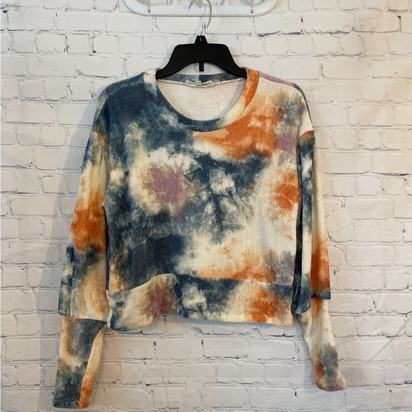 june & hudson Tops - June & Hudson cute top